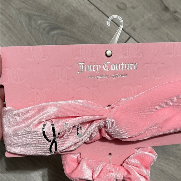 NWT Juicy couture Pink Velvet Hair Accessory Set nwt - Picture 4 of 5